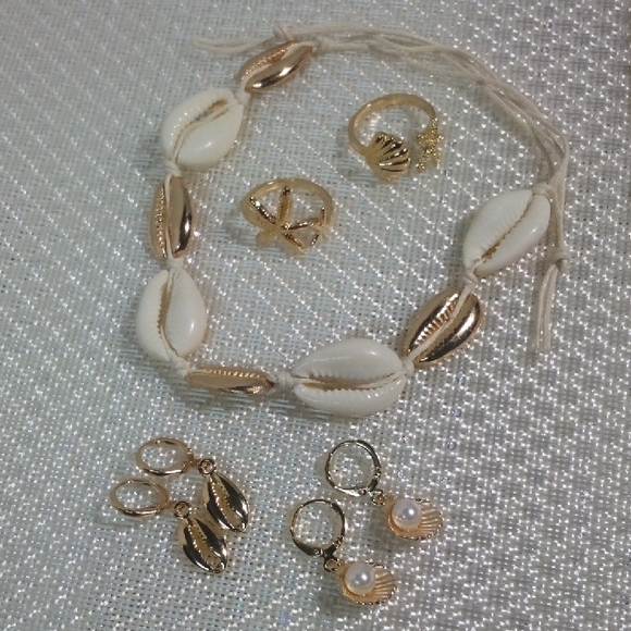 Dainty Gold and White Shell Necklace Set w/ ImPress Pedicure Press On Nails 🏖️ - Picture 11 of 12